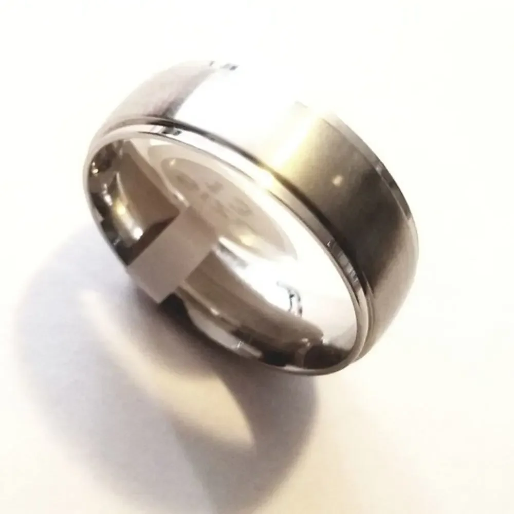 NEW silver classic band 316L stainless steel tarnish resistant ring size‎ 13
